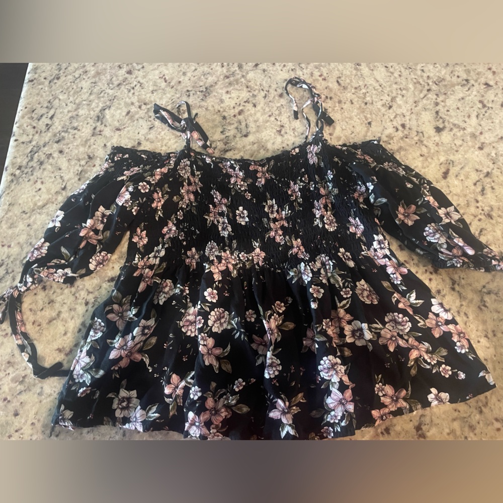 Aeropostale Women’s quarter sleeve floral print top, XS